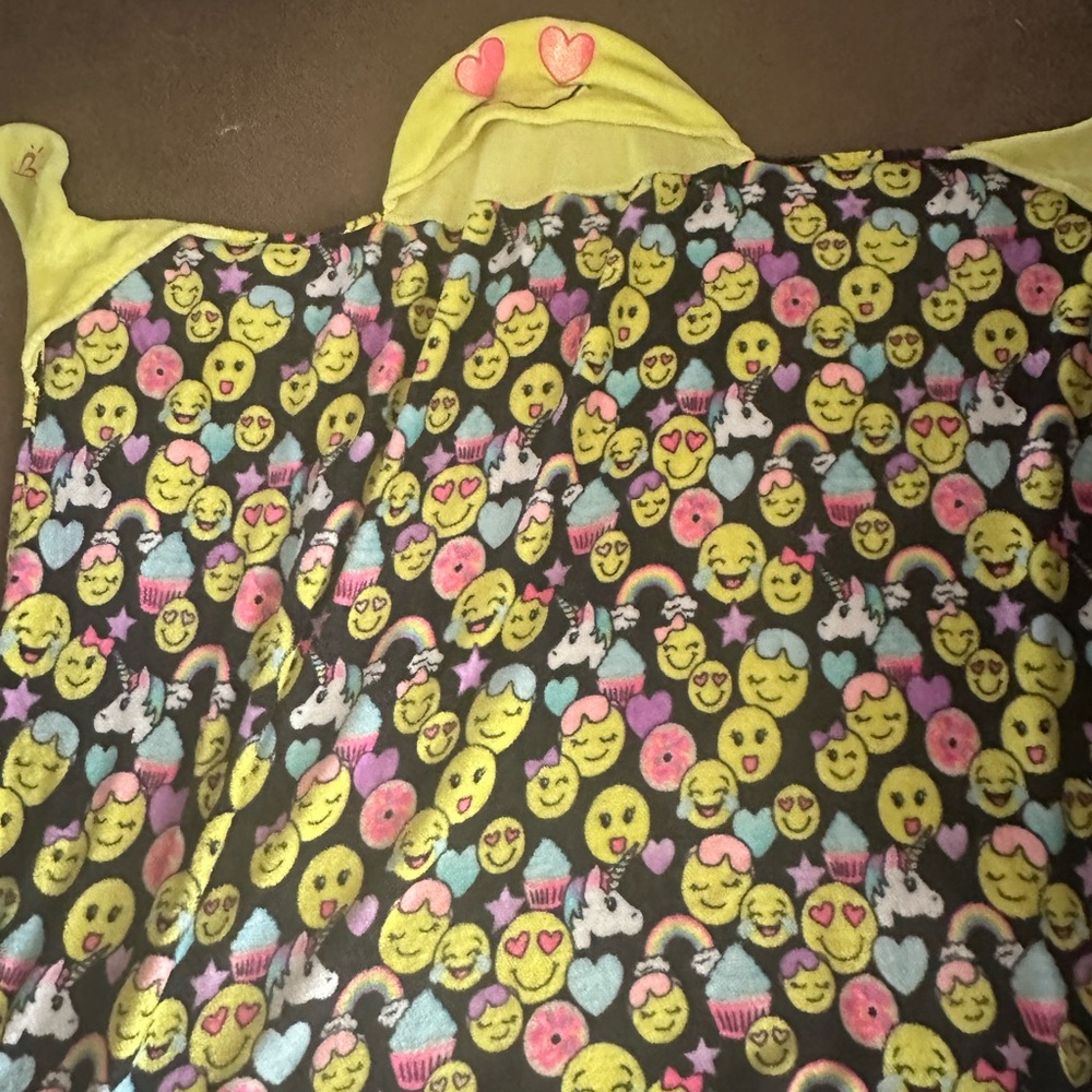 Emoji Print Kids Blanket